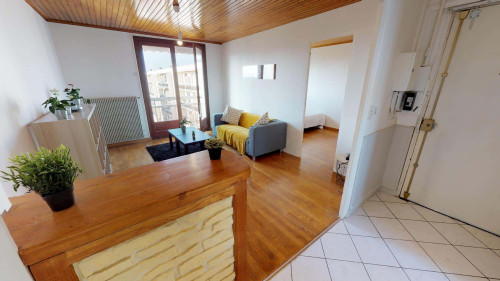 Room in Avenue Francis de Pressensé, Vénissieux for 64 m² with 3 bedrooms