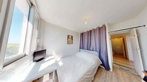 Room in Avenue de la Libération Charles de Gaulle, Le Bouscat for 76 m² with 4 bedrooms