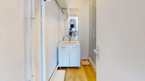 Room in Avenue de la Libération Charles de Gaulle, Le Bouscat for 76 m² with 4 bedrooms
