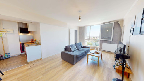 Room in Avenue de la Libération Charles de Gaulle, Le Bouscat for 76 m² with 4 bedrooms
