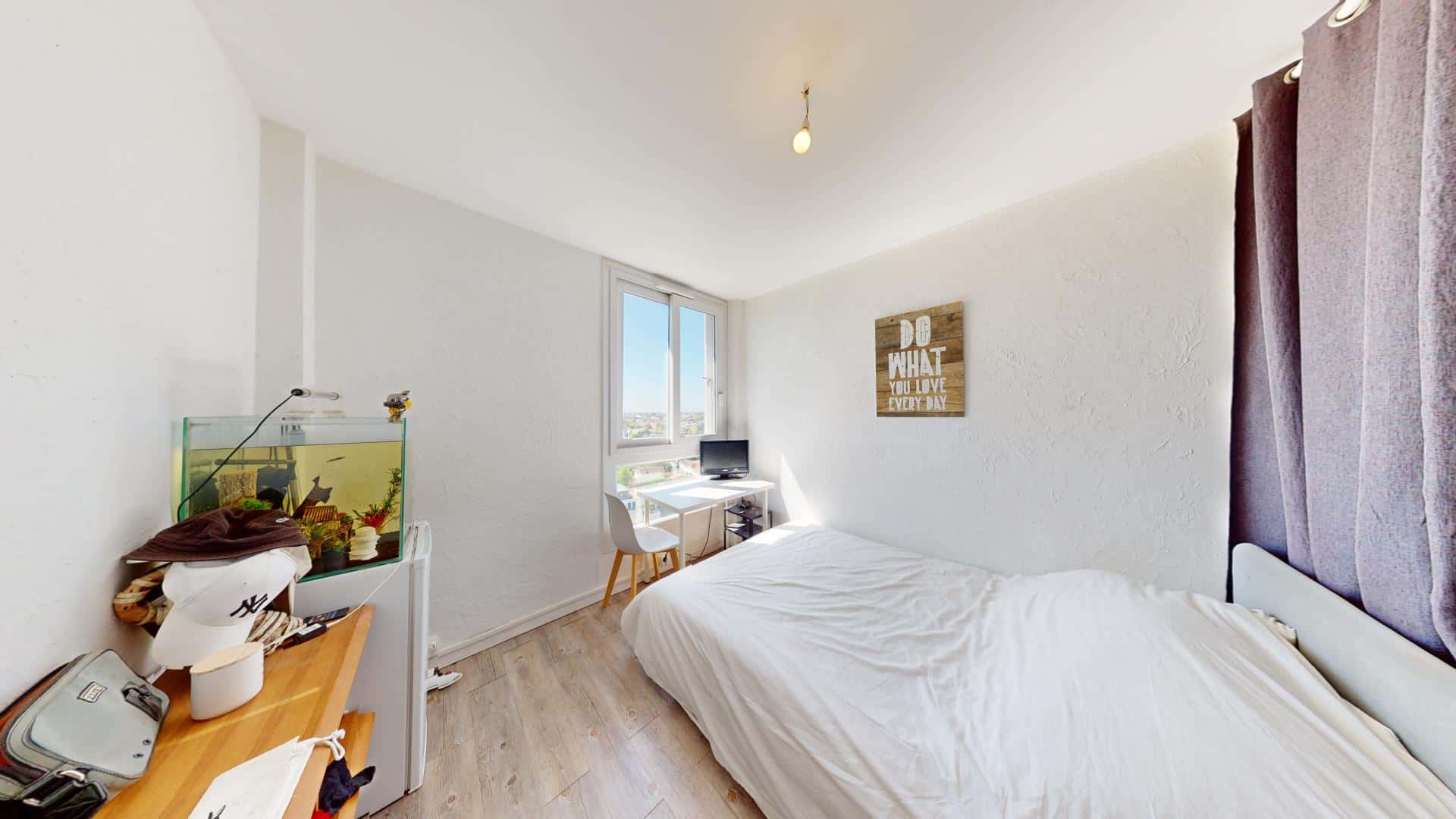 Room In Avenue De La Libération Charles De Gaulle, Le Bouscat For 76 M² With 4 Bedrooms - 1