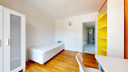 Room in Chemin de la Blanchisserie, Grenoble for 70 m² with 4 bedrooms