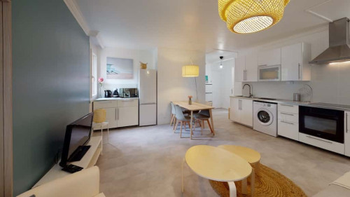 Room in Rue du Professeur Roux, Vénissieux for 84 m² with 5 bedrooms