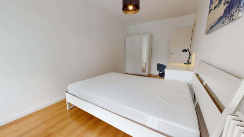 Room in Rue Fénelon, Talence for 85 m² with 5 bedrooms - Gallery - 17