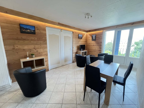 Room in Chemin Villebois, Grenoble for 57 m² with 3 bedrooms