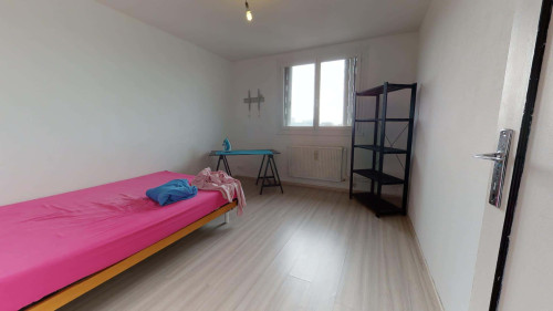 Room in Rue Lafayette, Dijon for 72 m² with 2 bedrooms