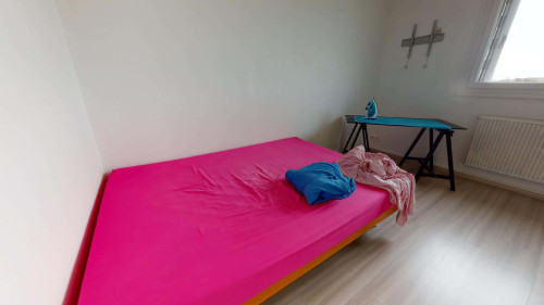 Room in Rue Lafayette, Dijon for 72 m² with 2 bedrooms