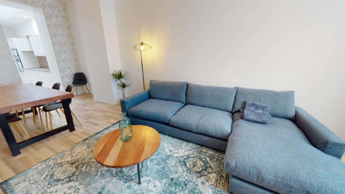 Room in Rue de Lorraine, Roubaix for 140 m² with 6 bedrooms