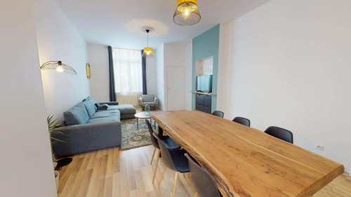 Room in Rue de Lorraine, Roubaix for 140 m² with 6 bedrooms