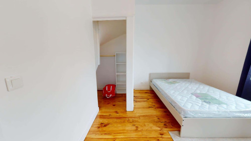 Room in Rue de Lorraine, Roubaix for 140 m² with 6 bedrooms - Gallery - 20