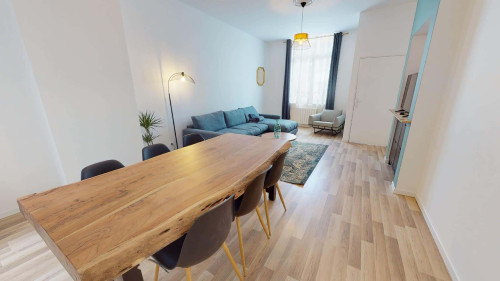 Room in Rue de Lorraine, Roubaix for 140 m² with 6 bedrooms