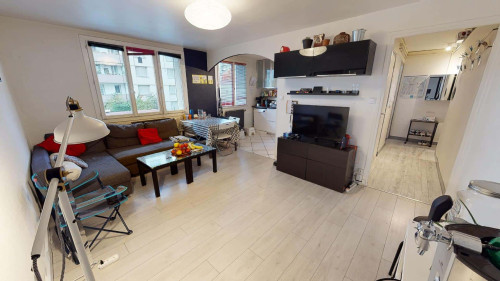 Room in Boulevard Joseph Vallier, Grenoble for 80 m² with 4 bedrooms