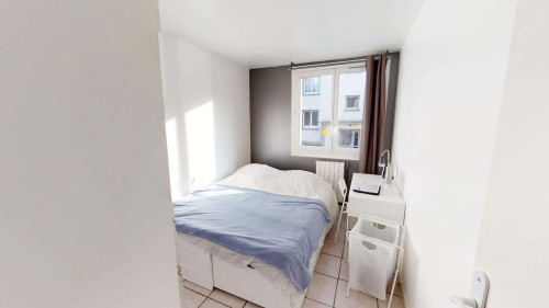 Room in Rue Docteur Calmette, Grenoble for 67 m² with 4 bedrooms - Gallery - 17