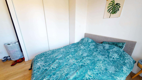 Room in Rue d'Hyères, Toulouse for 80 m² with 4 bedrooms