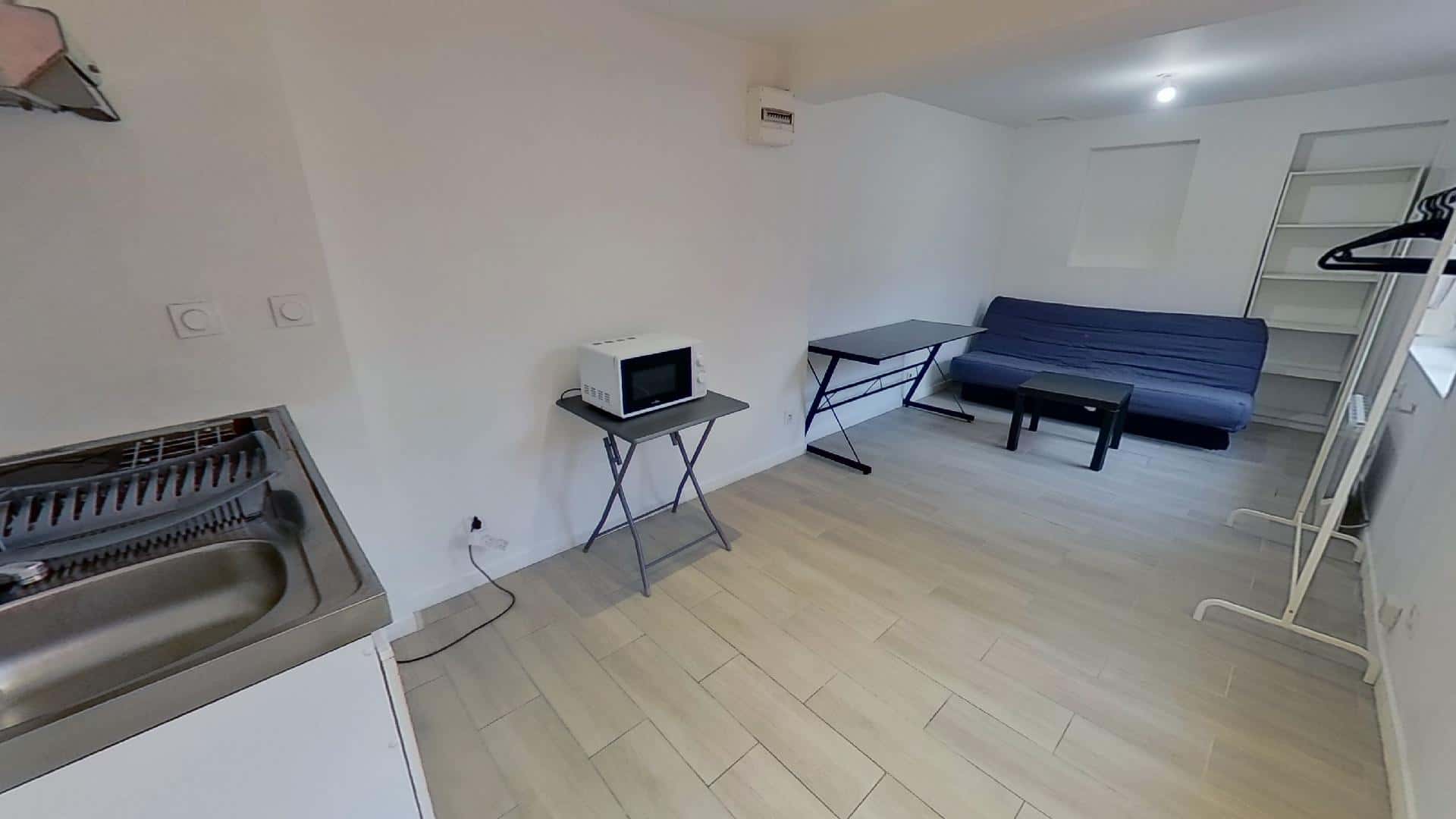 Apartment In Rue Labedoyere, Le Havre For 21 M² - 1