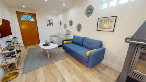 Room in Rue de Londres, Toulouse for 110 m² with 5 bedrooms