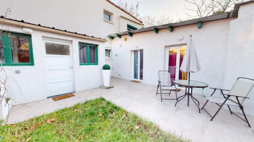 Room in Rue de Londres, Toulouse for 110 m² with 5 bedrooms