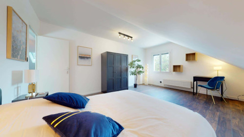 Room in Rue Rouget de l'Isle, Le Petit-Quevilly for 300 m² with 10 bedrooms - Gallery - 29