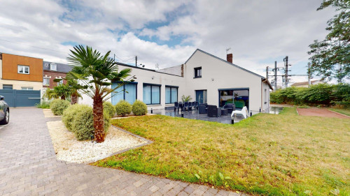Room in Rue Rouget de l'Isle, Le Petit-Quevilly for 300 m² with 10 bedrooms - Gallery - 17
