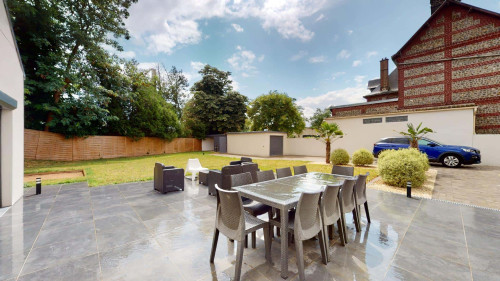 Room in Rue Rouget de l'Isle, Le Petit-Quevilly for 300 m² with 10 bedrooms - Gallery - 14