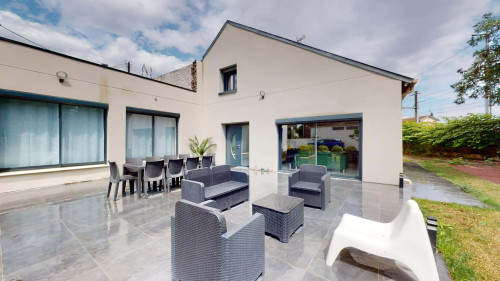 Room in Rue Rouget de l'Isle, Le Petit-Quevilly for 300 m² with 10 bedrooms - Gallery - 15