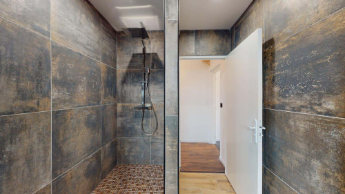 Room in Rue Rouget de l'Isle, Le Petit-Quevilly for 300 m² with 10 bedrooms - Gallery - 5