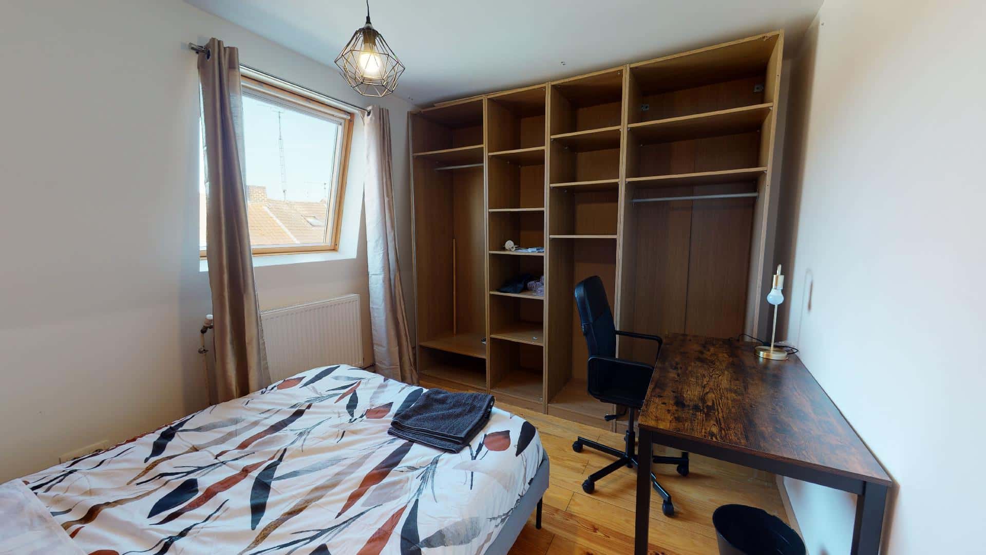 Room In Rue D'Austerlitz, Roubaix For 100 M² With 4 Bedrooms - 1