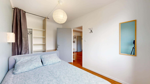 Room in Rue Charles Dumont, Dijon for 61 m² with 3 bedrooms