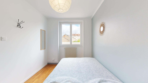 Room in Rue Charles Dumont, Dijon for 61 m² with 3 bedrooms