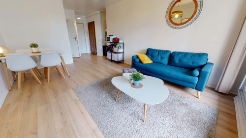 Room in Rue Ernest Renan, Vénissieux for 80 m² with 4 bedrooms - Gallery - 11