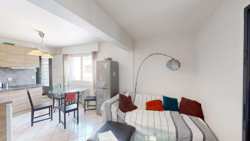 Room in Rue du Docteur Coquand, Annemasse for 84 m² with 5 bedrooms - Gallery - 7