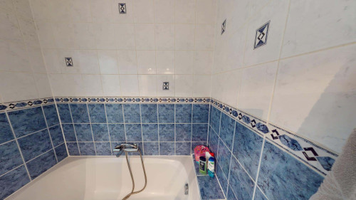 Room in Rue du Docteur Coquand, Annemasse for 84 m² with 5 bedrooms - Gallery - 9