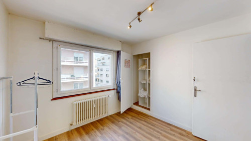 Room in Rue du Docteur Coquand, Annemasse for 84 m² with 5 bedrooms