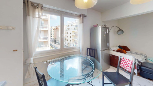 Room in Rue du Docteur Coquand, Annemasse for 84 m² with 5 bedrooms - Gallery - 6