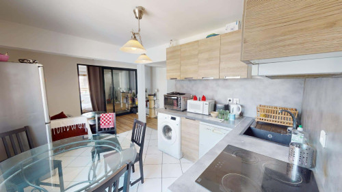 Room in Rue du Docteur Coquand, Annemasse for 84 m² with 5 bedrooms - Gallery - 5