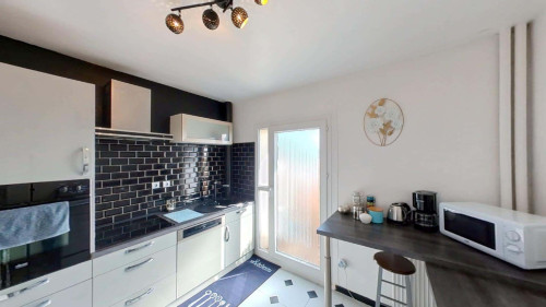 Room in Rue Jean-Baptiste Charcot, Annemasse for 75 m² with 3 bedrooms - Gallery - 12