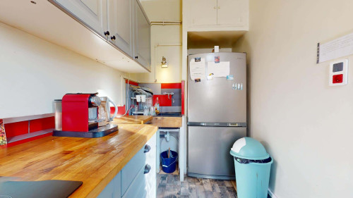 Room in Rue de La Campane, Avignon for 75 m² with 3 bedrooms