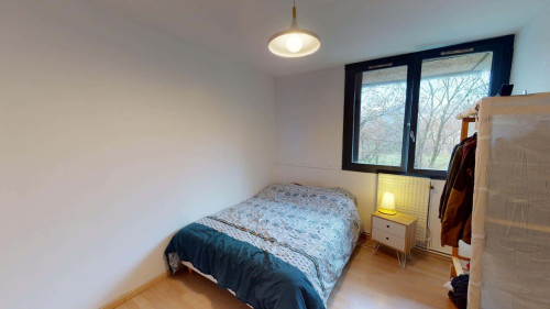 Room in Place des Géants, Grenoble for 123 m² with 5 bedrooms