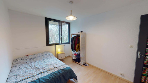 Room in Place des Géants, Grenoble for 123 m² with 5 bedrooms