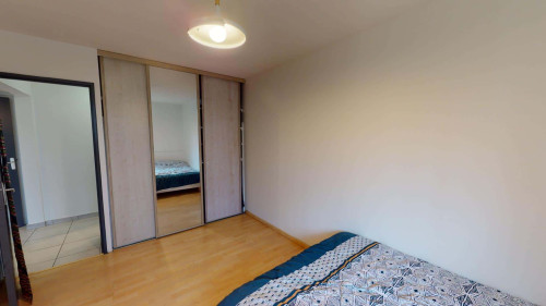 Room in Place des Géants, Grenoble for 123 m² with 5 bedrooms