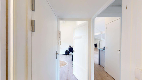 Room in Rue Jean Alexandre, Poitiers for 78 m² with 3 bedrooms