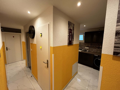 Room in Rue des Tournelles, Annemasse for 80 m² with 5 bedrooms - Gallery - 9