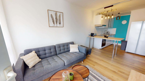 Room in Rue Auguste Renoir, Talence for 63 m² with 4 bedrooms