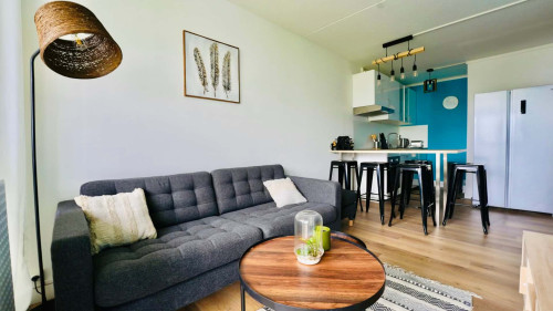 Room in Rue Auguste Renoir, Talence for 63 m² with 4 bedrooms