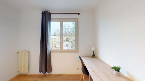 Room in Rue Frédéric Mistral, Rennes for 92 m² with 5 bedrooms