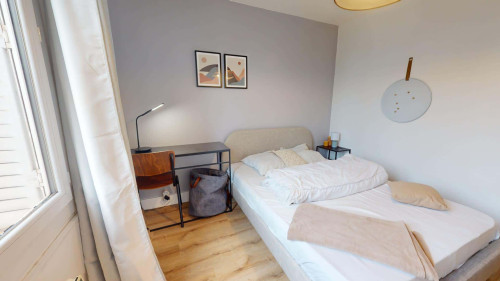 Room in Rue René, Villeurbanne for 72 m² with 4 bedrooms