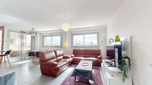 Room in Avenue Maurice Thorez, Vénissieux for 86 m² with 3 bedrooms
