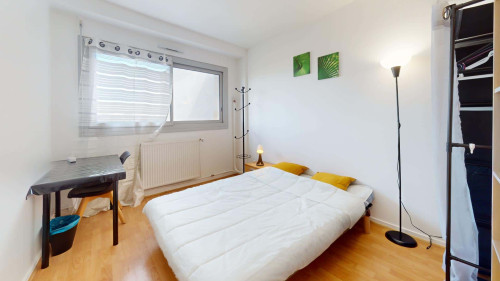 Room in Avenue Maurice Thorez, Vénissieux for 86 m² with 3 bedrooms - Gallery - 5