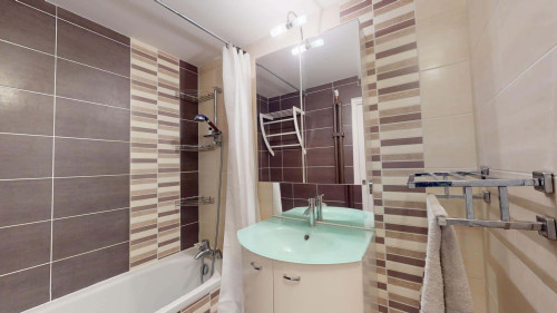 Room in Avenue Maurice Thorez, Vénissieux for 86 m² with 3 bedrooms - Gallery - 11