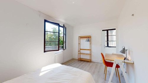 Room in Impasse Guillet, Villeurbanne for 260 m² with 12 bedrooms - Gallery - 20